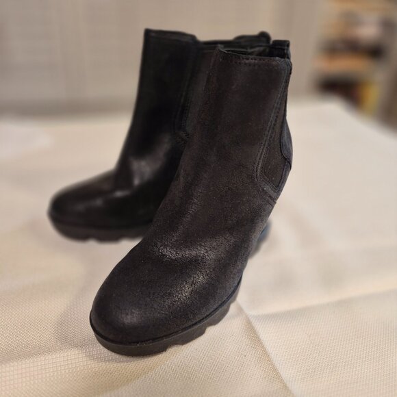 SOREL Heeled Ankle Boots - Picture 5 of 14